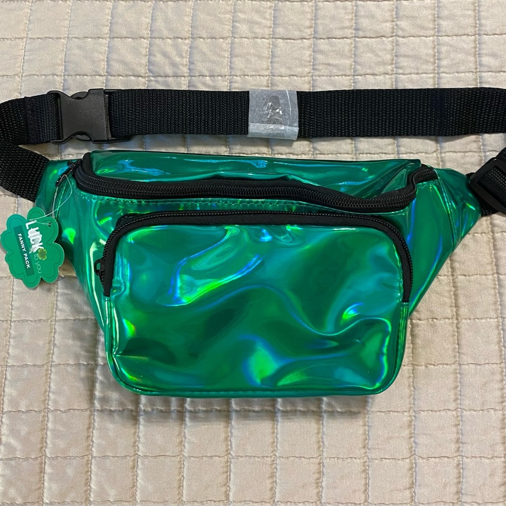☘️NWT St. Patrick’s Day “Lucky” Crossbody/Fanny Pack Bag